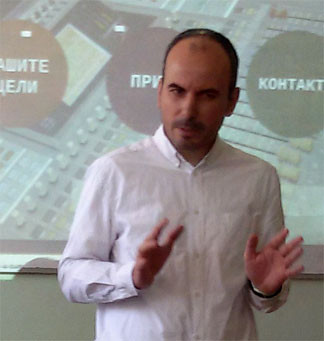 Университетите също мигрираха във виртуалното пространство, доц. Мартин Осиковски пред БНР